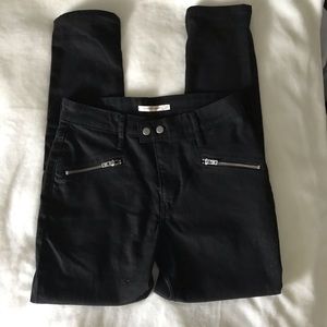 Black High Rise Levi’s Skinny Jeans